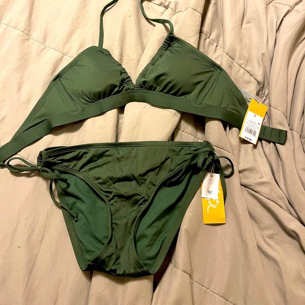 Matching green bikini. Size small.